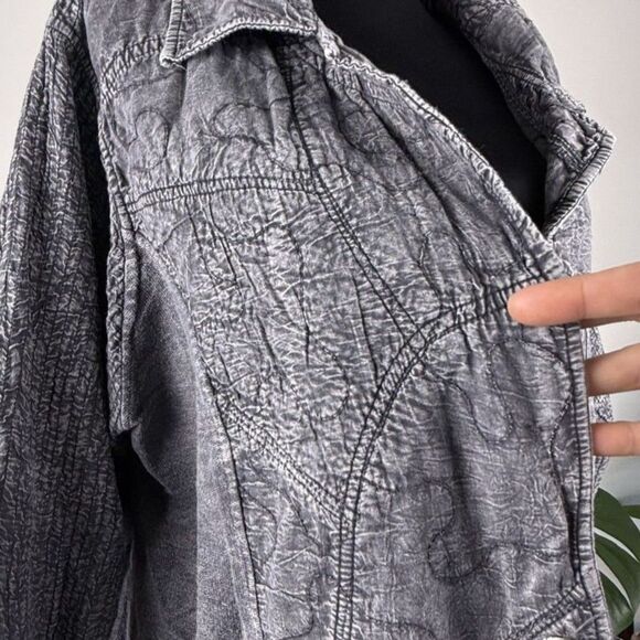 Reversible Patchwork Jacket | Textured Boho Lagenlook Quilted Grey Shacket - Picture 4 of 16